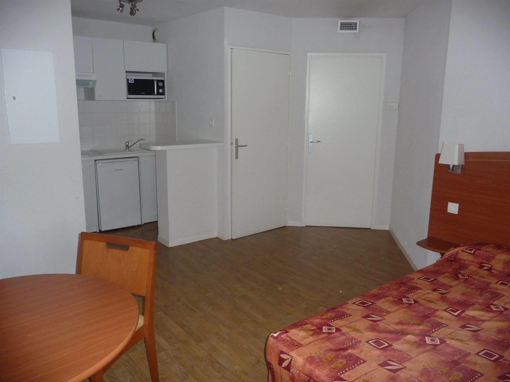 Aerel Hotel Aeroport Μπλανιάκ Εξωτερικό φωτογραφία