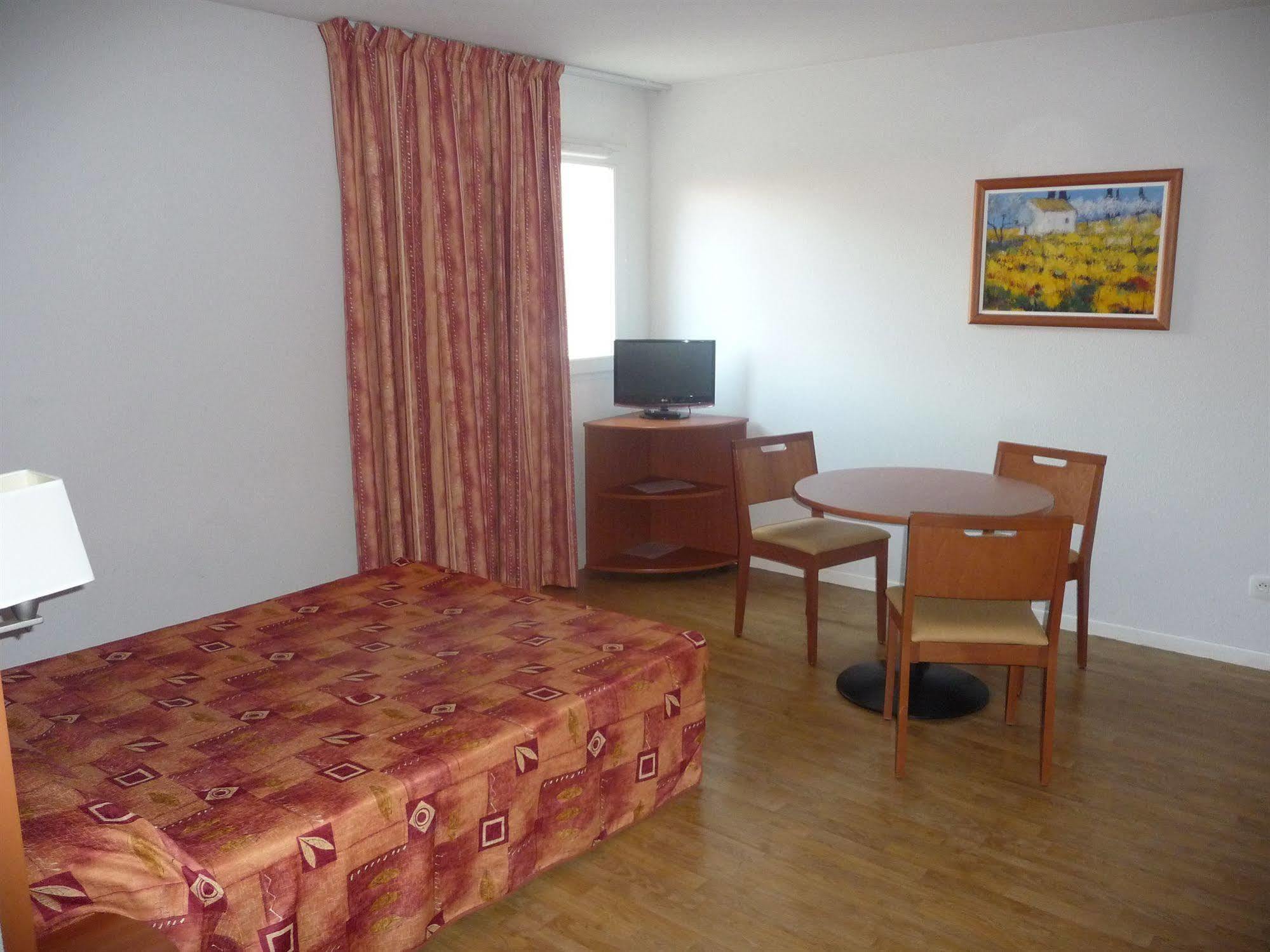 Aerel Hotel Aeroport Μπλανιάκ Εξωτερικό φωτογραφία